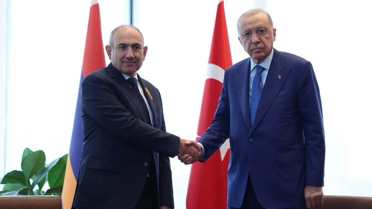 Erdoğan, Ermenistan Başbakanı Paşinyan ile görüştü