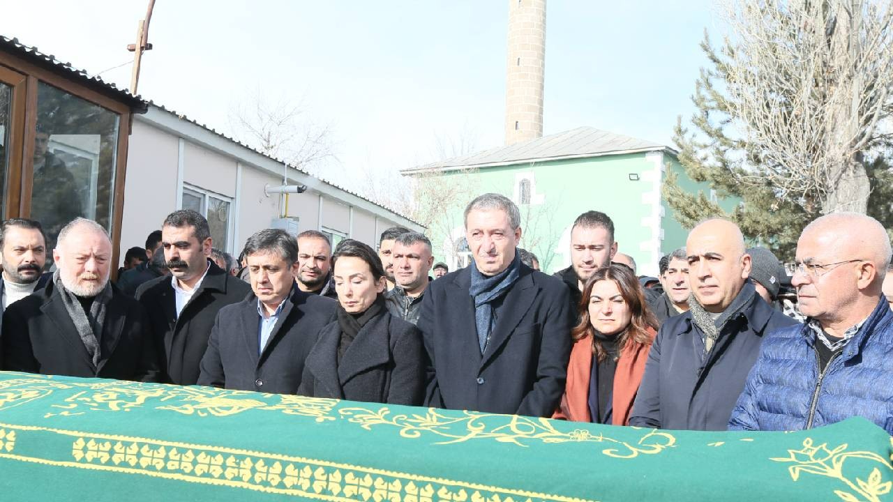 DEM Parti Eş Genel Başkanı Bakırhan'ın babası son yolculuğuna uğurlandı