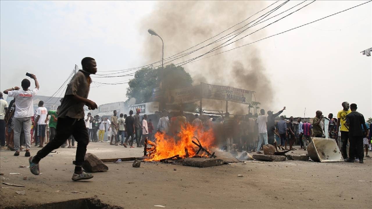 Kongo DC'de Ruanda protestoları: ABD ile müttefiklerinin elçilikleri ateşe verildi