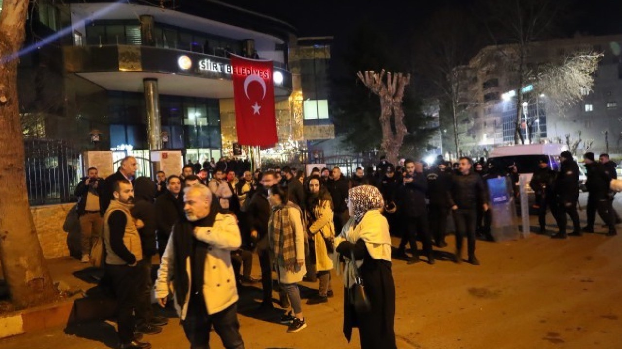 DEM Parti Eş Genel Başkanlarından kayyım tepkisi: 'Siyasi hilekarlıkla demokrasi yan yana olmaz'