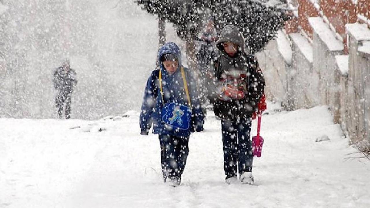 Nevşehir'de şehirde okullar 1 gün tatil edildi