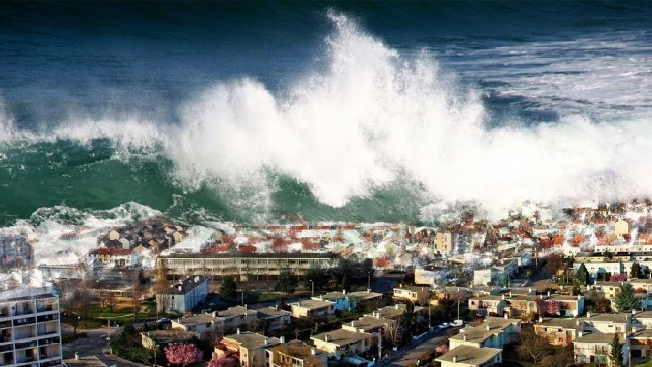 Ege Denizi'nde depremler sürüyor: Tsunami uyarısı