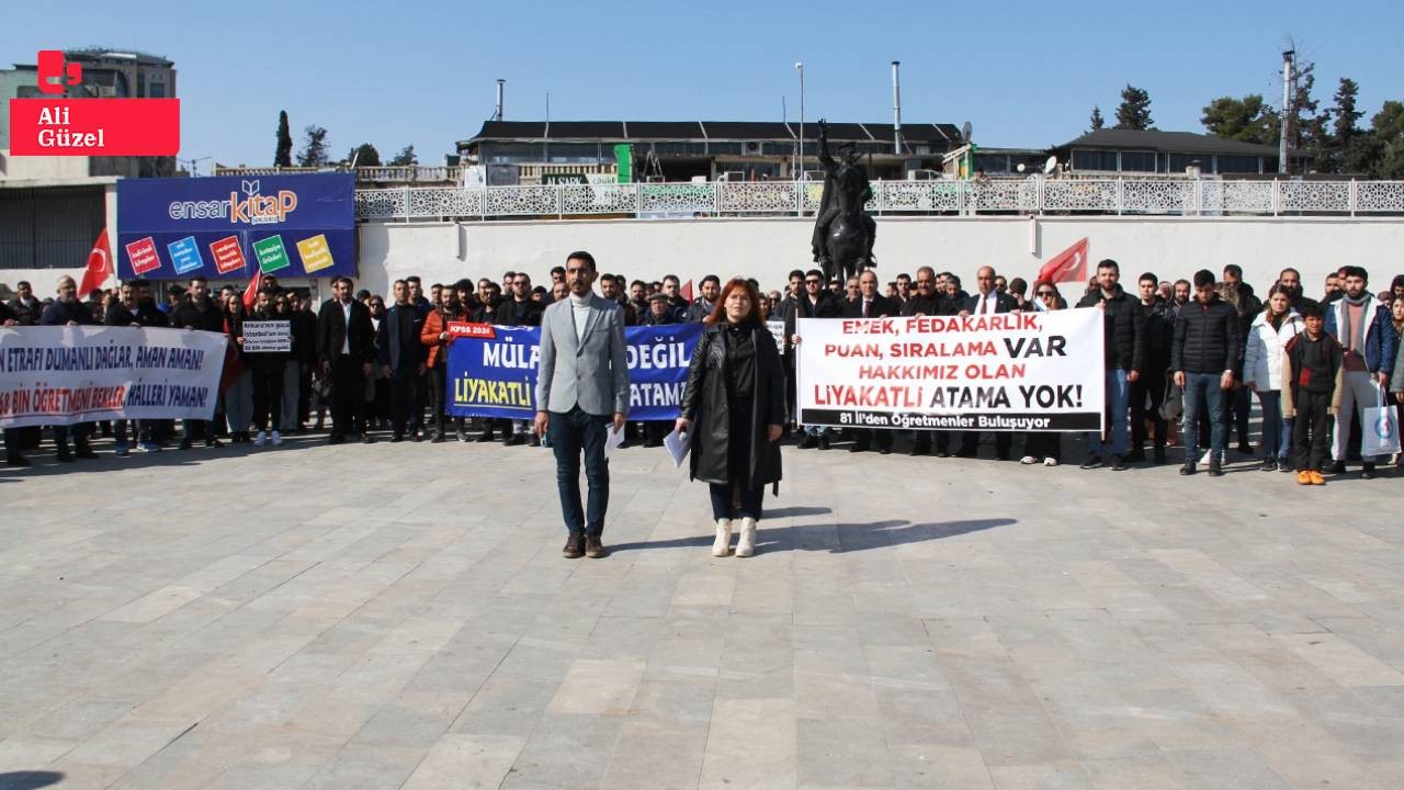 Atama bekleyen öğretmenler Urfa'da eylem yaptı: Mülakatlı değil, liyakatli atama istiyoruz