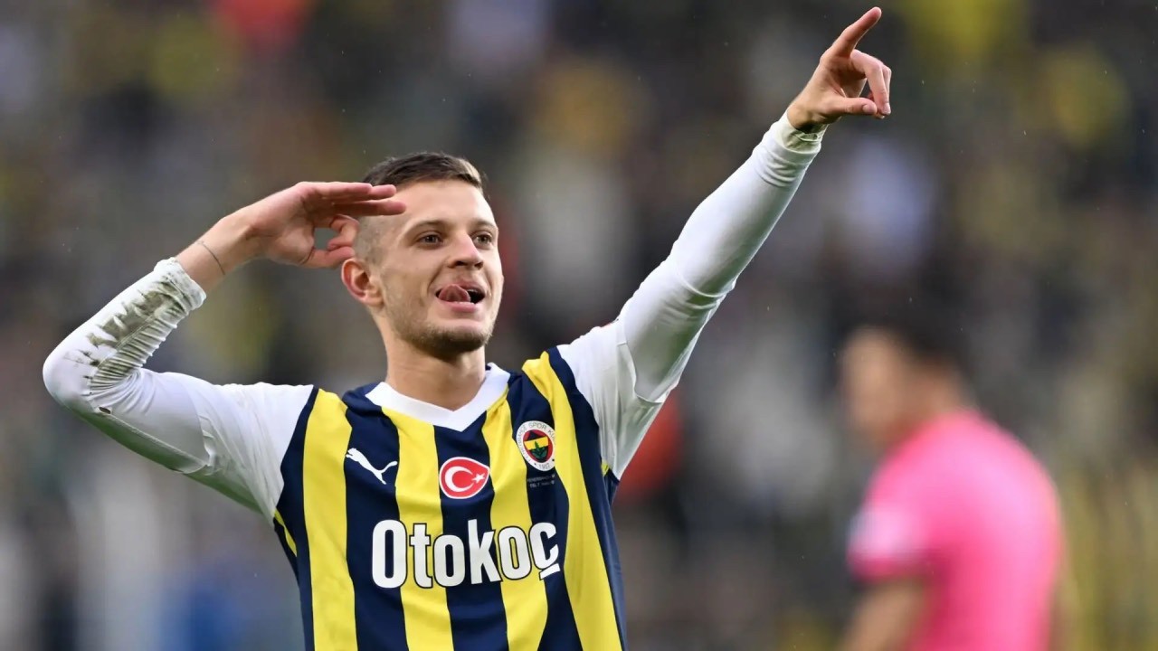 Sebastian Szymanski'den Fenerbahçe tarihine geçen gol