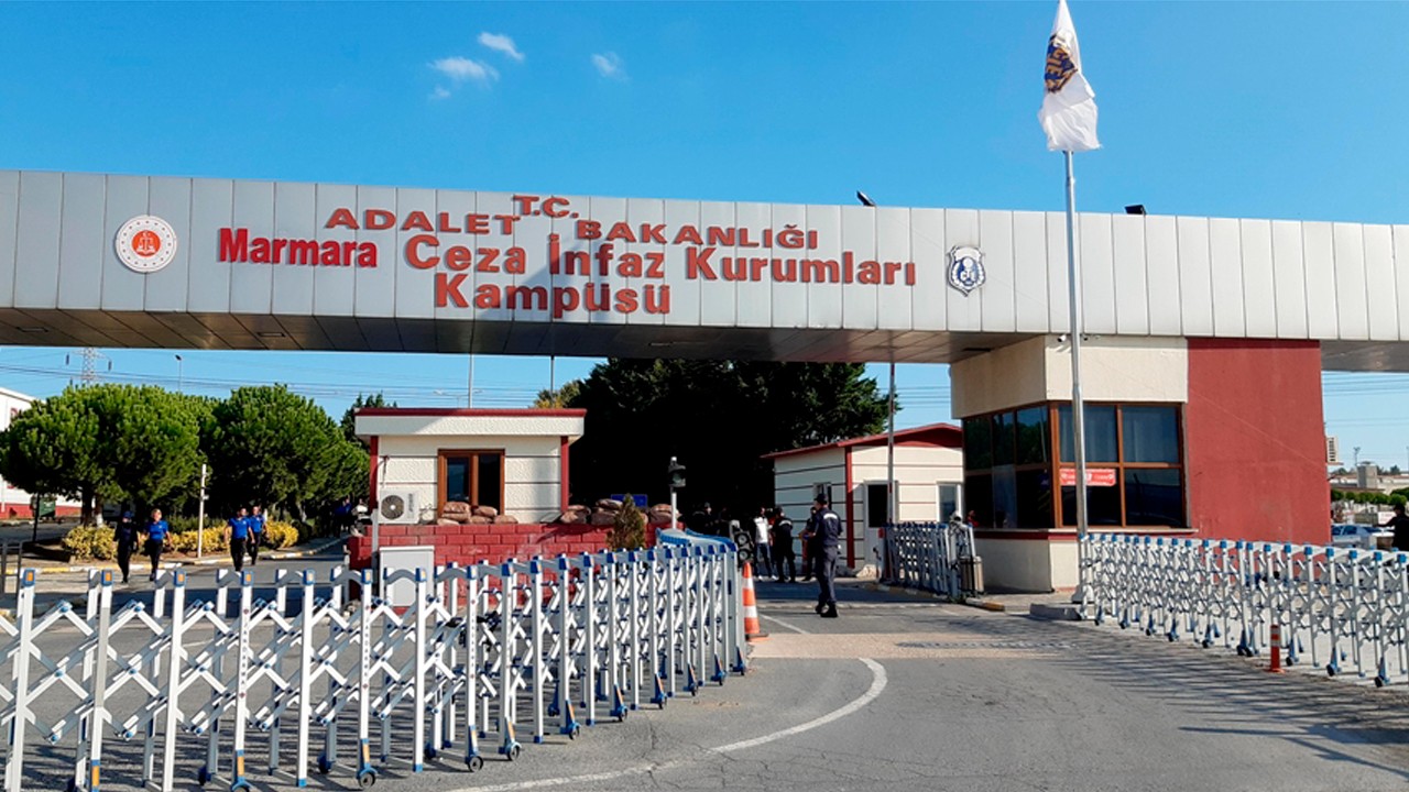 CHP’den Silivri ziyareti: ‘Mücadele Silivri zindanlarında devam ediyor’