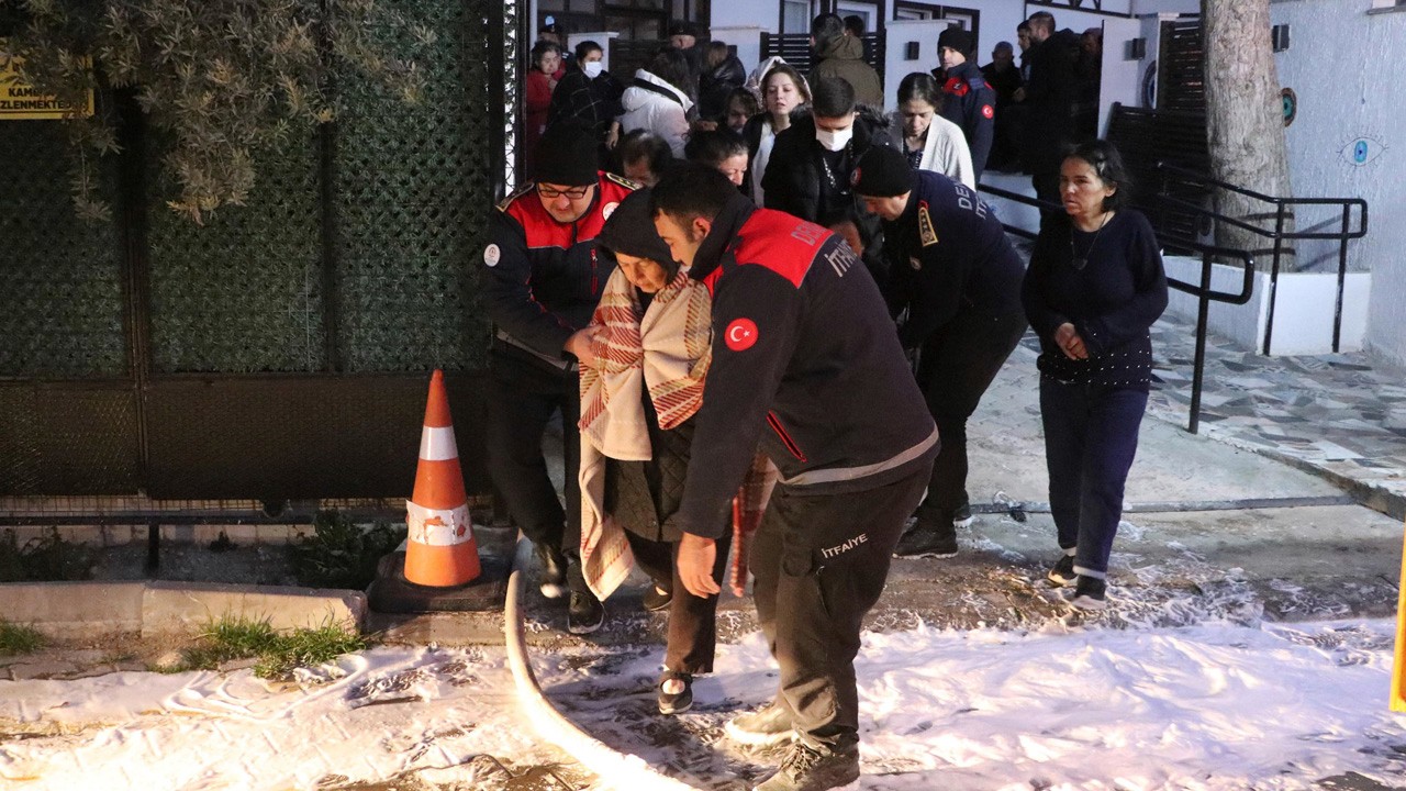 Denizli'de engelli bakım merkezinde yangın; 78 kişi tahliye edildi