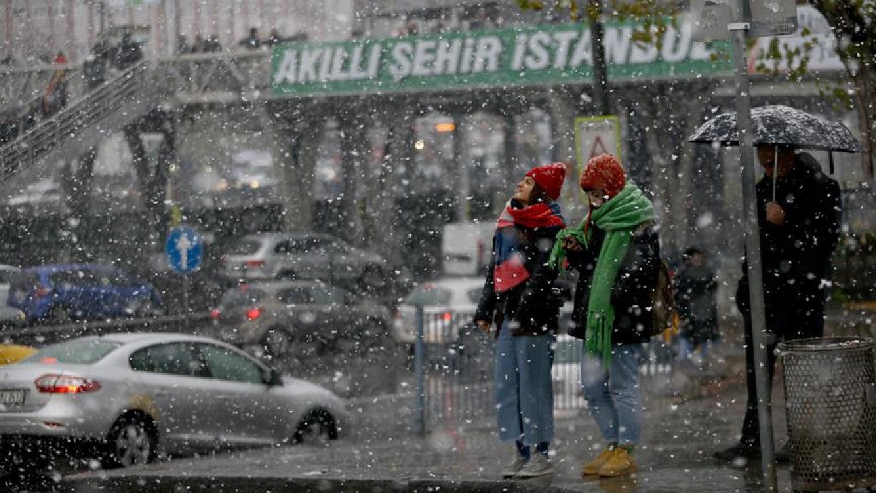 İstanbul'da okullar yarın tatil edildi