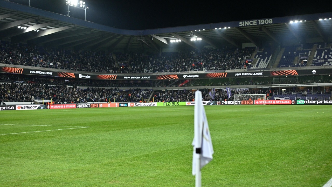 Durdurulan Anderlecht-Fenerbahçe maçı yeniden başladı