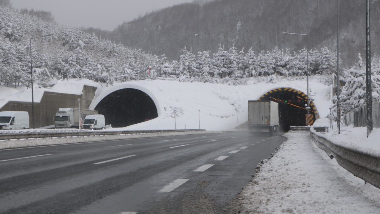 Bolu Dağı geçişinde kar durdu, ulaşım normale döndü