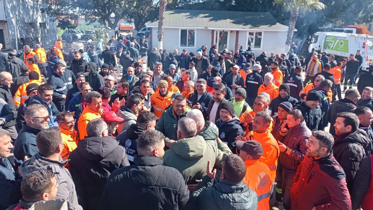 Seyhan Belediyesi'nde işçiler iş bıraktı