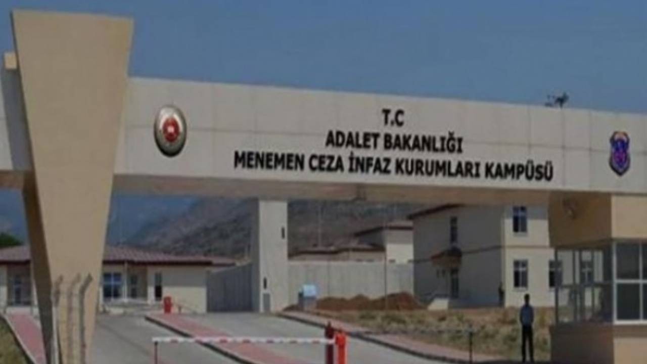 İzmir'de tutuklanan 10 kişi cezaevinde darp edildi