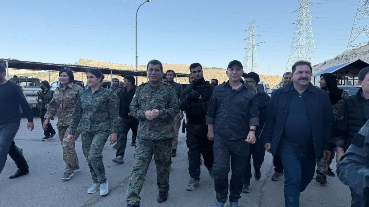 Mazlum Abdi ve Uluslararası Koalisyon Güçleri Tişrin Barajını ziyaret etti