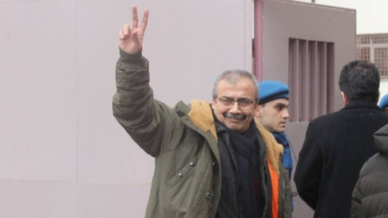 Ömrünü barışa ve sanata adamış bir isim: Sırrı Süreyya Önder