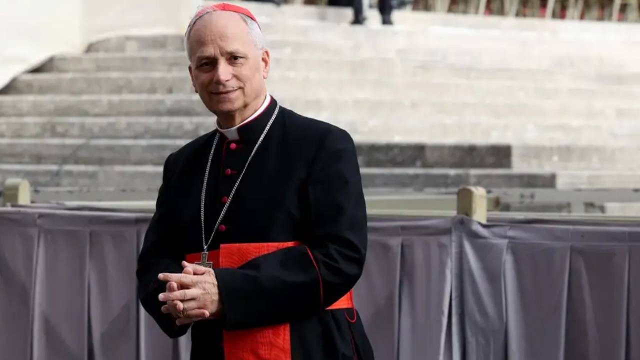 Vatikan'da yeni Papa seçildi
