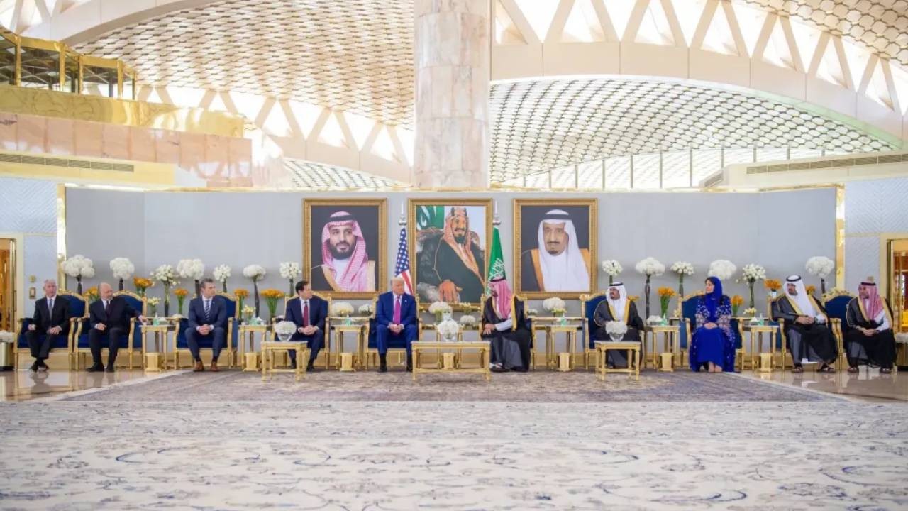Trump bölgeye yapacağı tarih ziyaret kapsamında Riyad'da