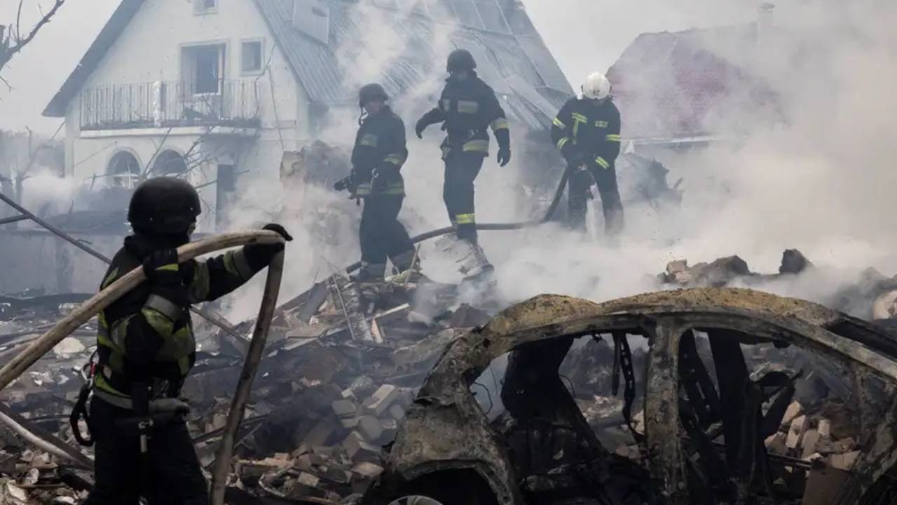 Esir takası devam ederken Rusya, Kiev'i bombaladı