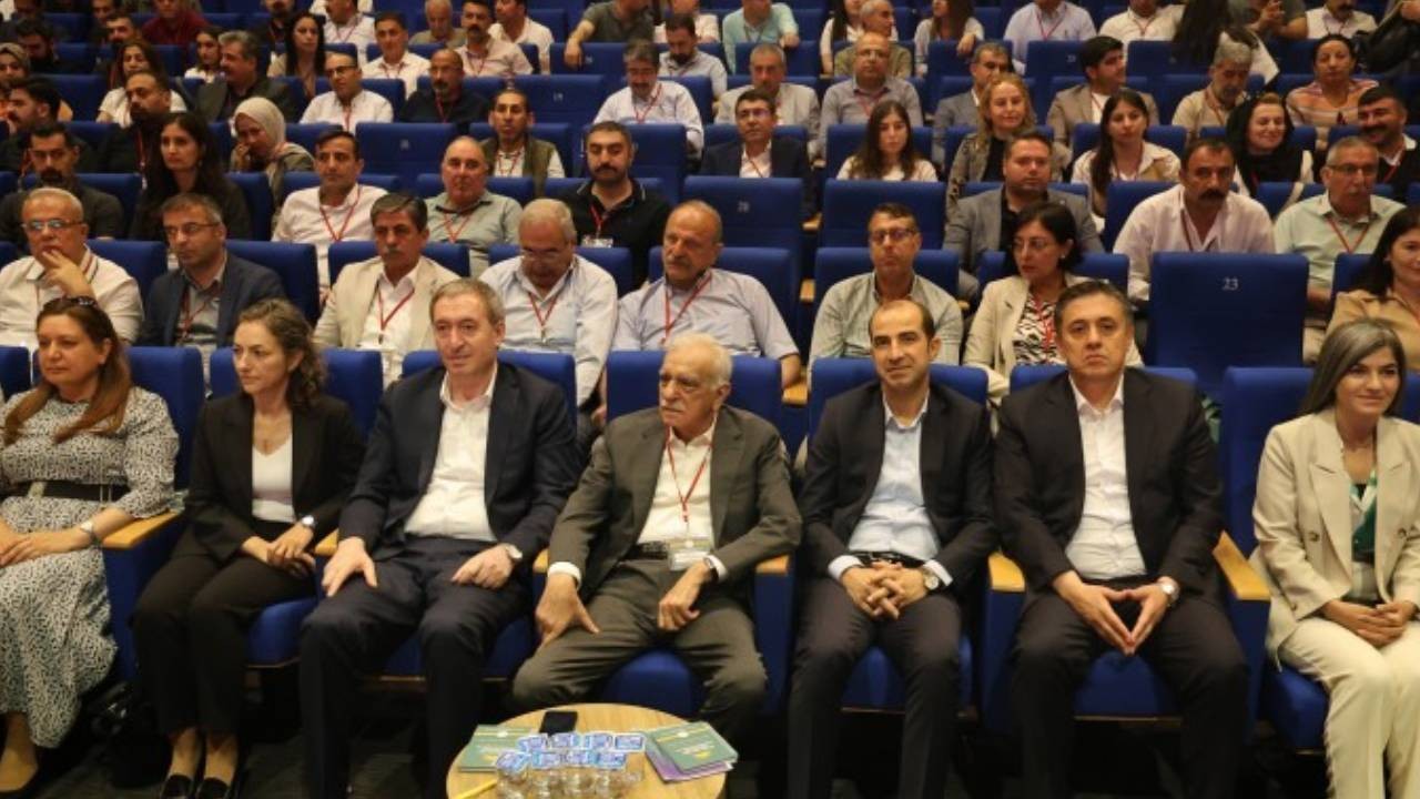 DEM Parti: Yerel Yönetimler Özerklik Şartı'na konulan çekince kaldırılsın