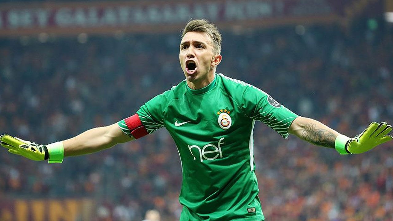 Tüm taraftarı kandırmış, Muslera bombası patladı!