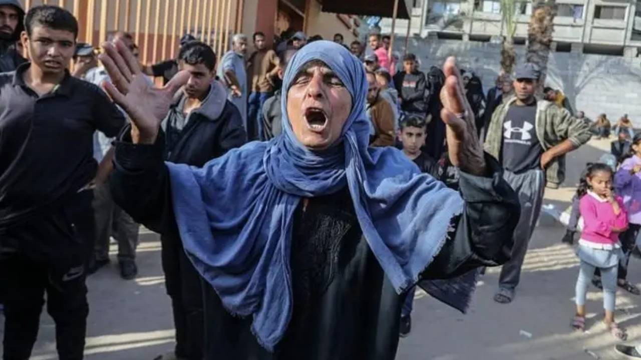 Gazze'de yardım merkezine saldırı: Onlarca ölü ve yaralı var