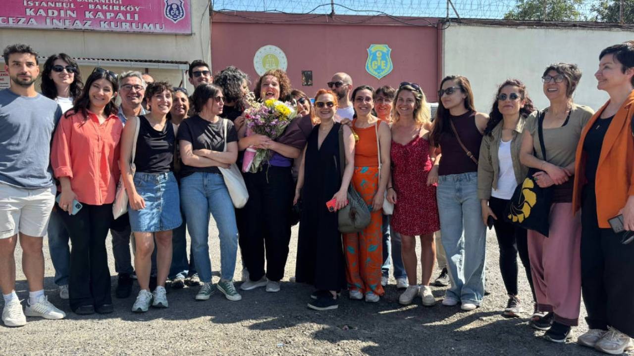 Gazeteci Elif Akgül tahliye edildi