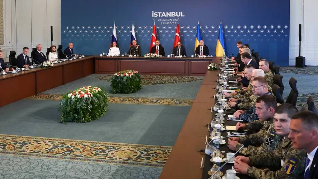 Rusya-Ukrayna görüşmesi: Cephede saldırılar sürerken taraflar masada anlaştı