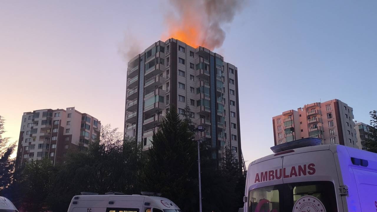 Diyarbakır'da 4 kişinin öldüğü yangınla ilgili 2 kişi tutuklandı