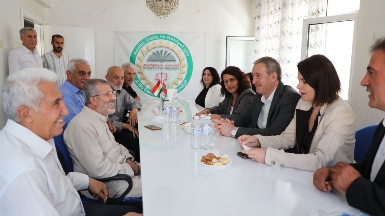 “Kürt siyasi partileri Öcalan’la görüşmek istiyor”