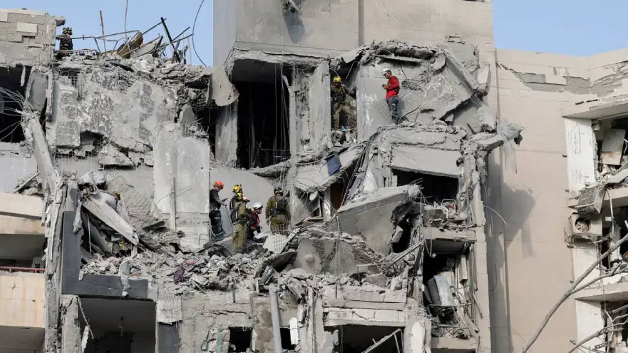 İsrail-İran arasında ateşkes: İsrail ateşkesin ihlal edildiğini ilan etti, İran yalanladı