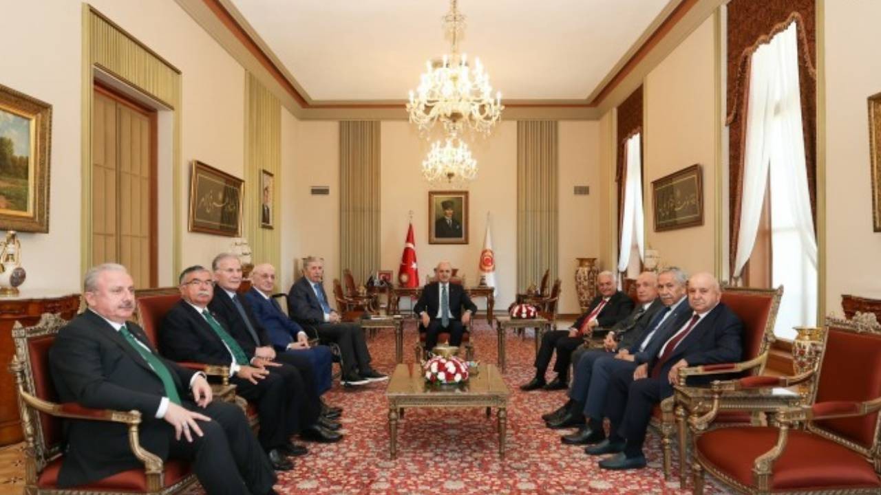 Numan Kurtulmuş komisyon görüşmelerine başladı: Grup başkanvekilleri ve Meclis eski başkanları ile toplantı