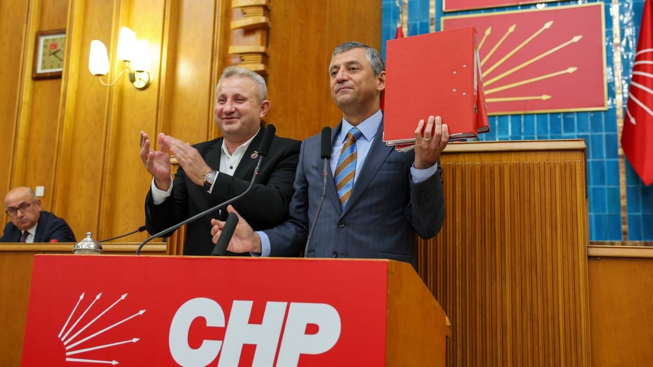 Özgür Özel'den Erdoğan'a: Önce demokrasi, ondan sonra gör bakalım ne kadar güçlü Türkiye
