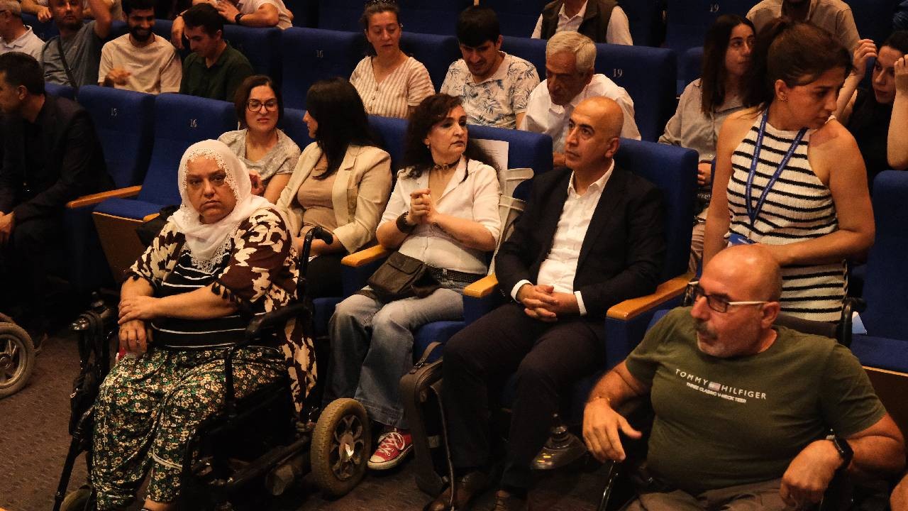 Diyarbakır'da 'Engelliler İçin Barış ve Demokratik Toplum' Konferansı