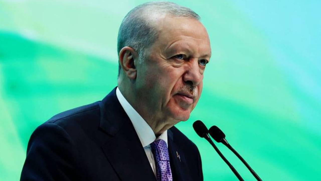 Erdoğan'dan Özel'e: Yabancılardan demokrasi dileniyor