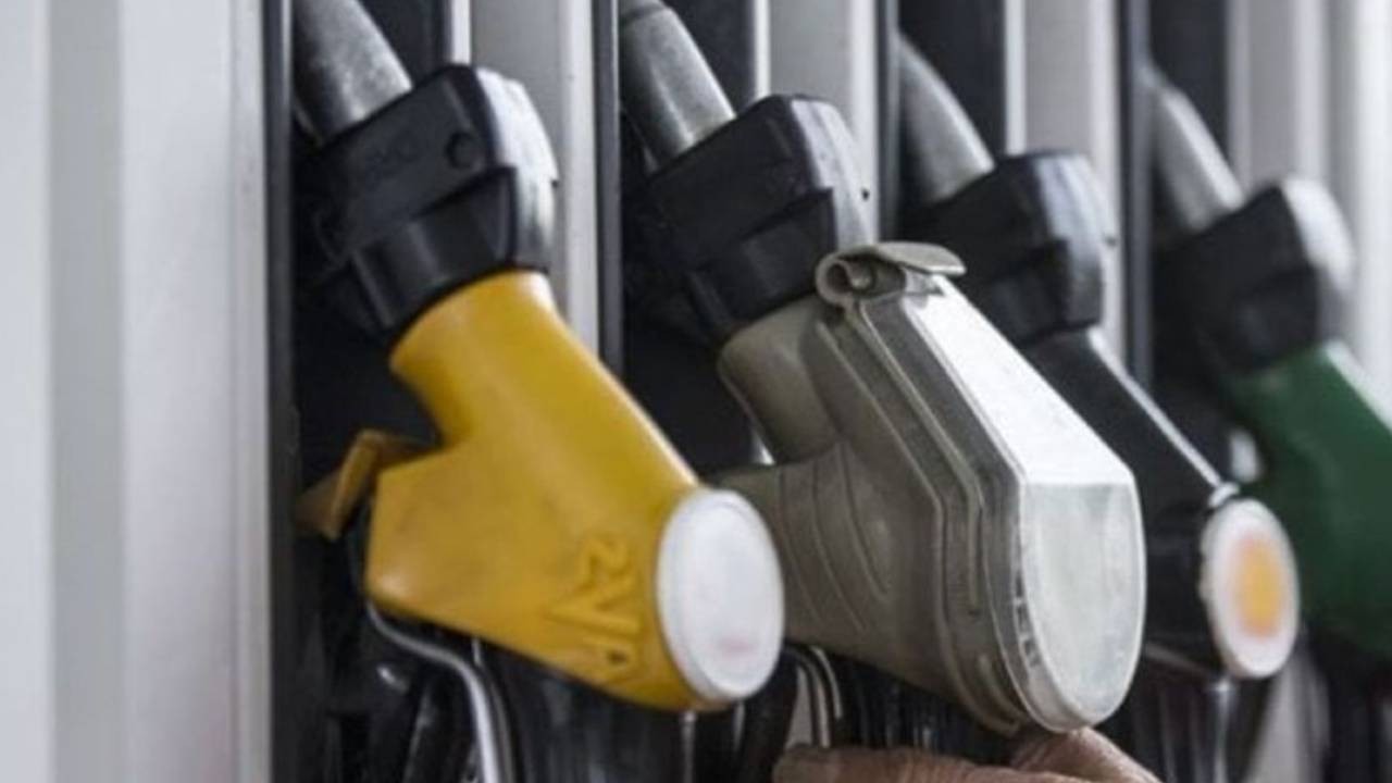 Akaryakıt, tütün mamulleri ve içkiye otomatik ÖTV zammı