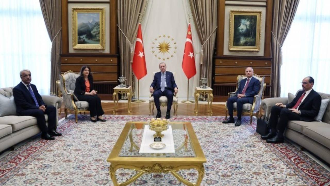Erdoğan-İmralı Heyeti görüşmesi 1 saat sürdü: Yeni aşamayı istişare edeceğiz