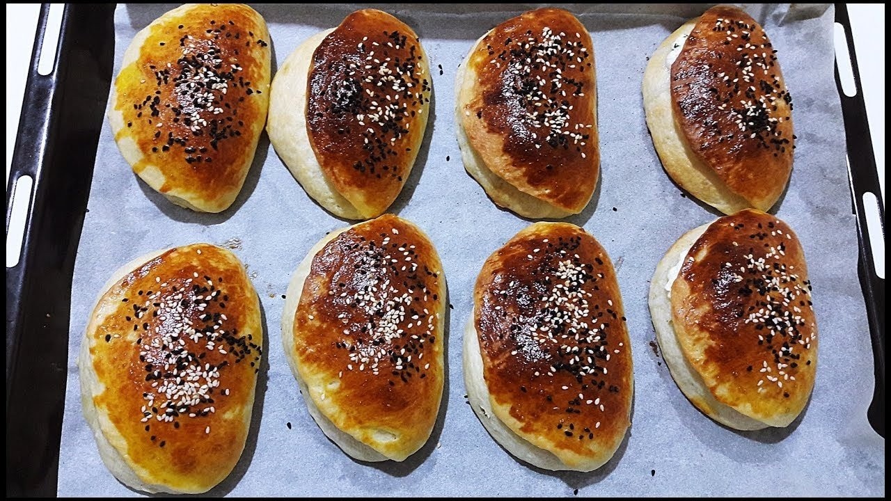 Yapımı en kolay 2 poğaça. Hazırlaması 10 dakika sürüyor.. Asla Bayatlamıyor