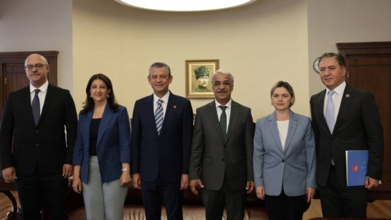 İmralı Heyeti-Özel görüşmesi: Özgür Özel'den 'hukuksal güvence' vurgusu