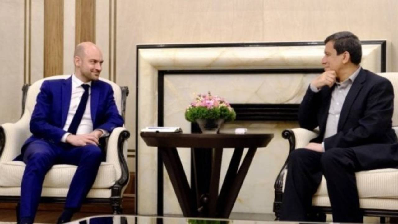 Şam-Özerk Yönetim görüşmesi ertelenmişti: Fransa Dışişleri Bakanı ile Mazlum Abdi bir araya geldi