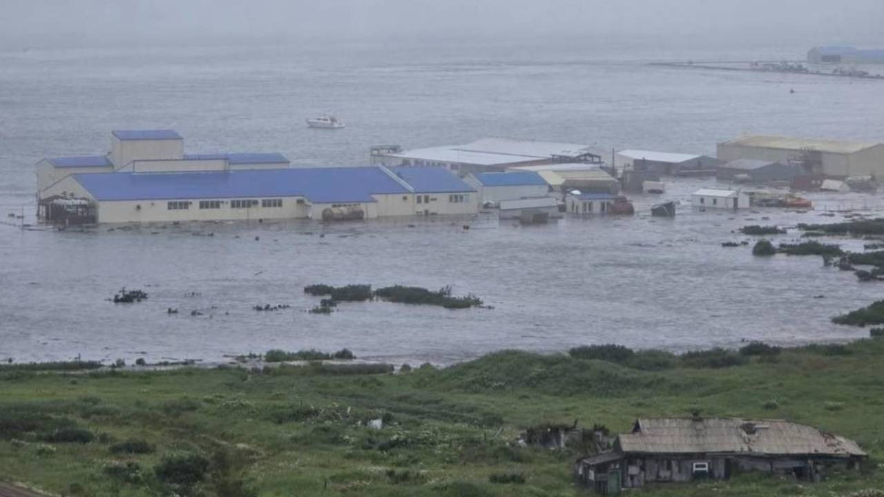 Rusya açıklarında 8,8'lik deprem: Tsunami dalgaları Rusya, Japonya ve ABD kıyılarına ulaştı