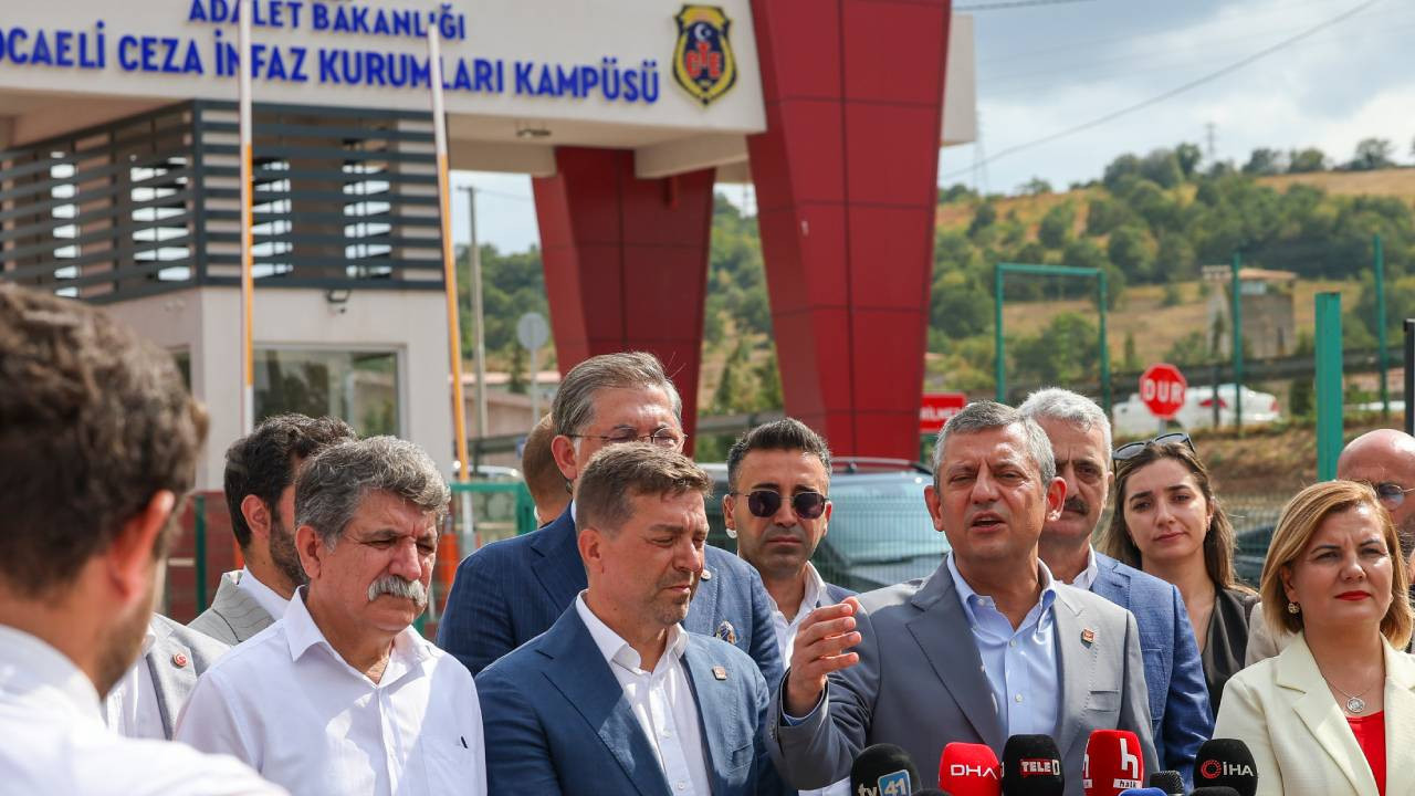 Özgür Özel, Figen Yüksekdağ'ı ziyaret etti