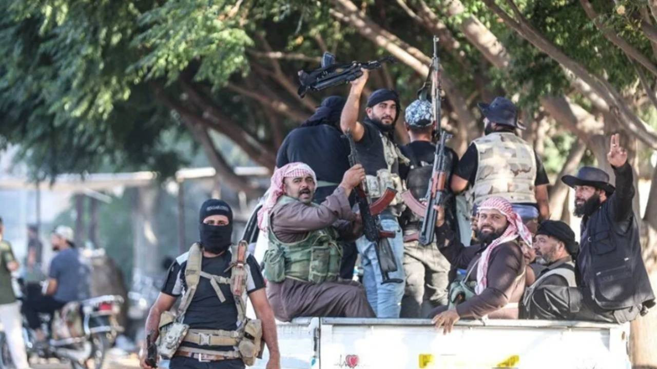Süveyda'da çatışmalar sürüyor: ABD 'endişeli', SHOR bin 517 kişinin öldüğünü açıkladı