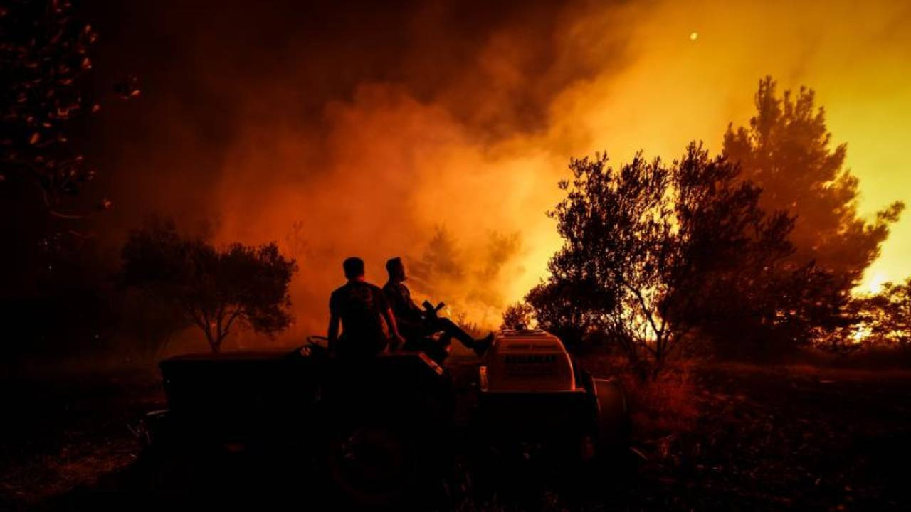 Çanakkale Bayramiç'te orman yangını 2. gününde sürüyor