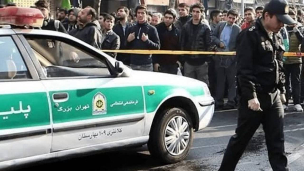 İran’da polis merkezine silahlı saldırı