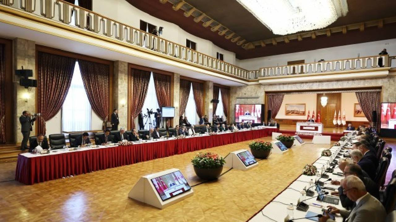 DEM Parti ve CHP komisyona listelerini sundu