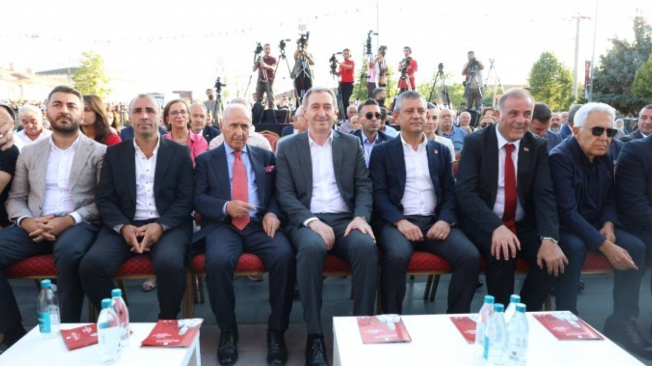 Özel ve Bakırhan'dan Hacı Bektaşi Veli'de süreç mesajı