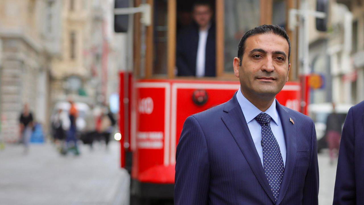 İBB soruşturmasında 9. dalga: Gözaltına alınan İnan Güney ve 44 kişi adliyeye sevk edildi