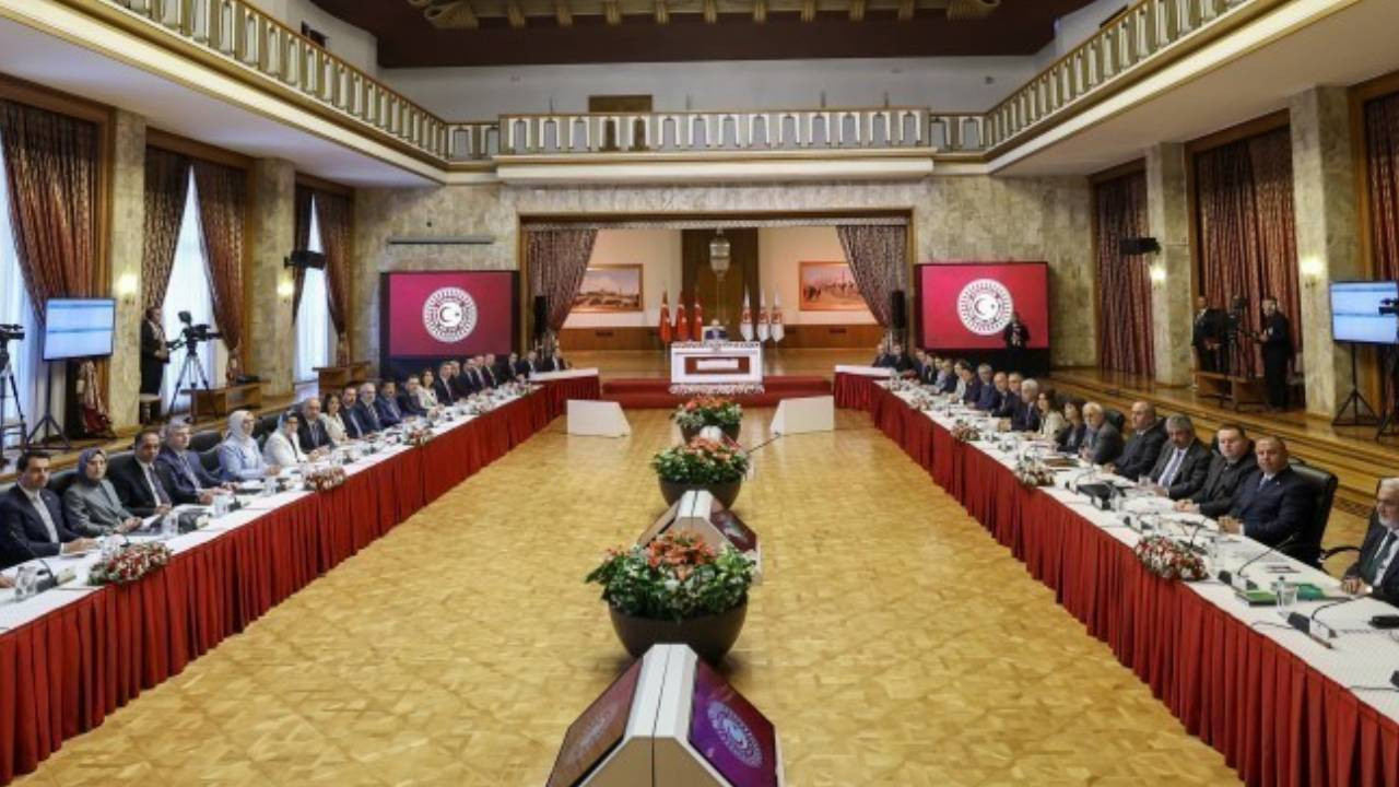 Komisyon dördüncü kez toplandı... Kurtulmuş: Süreci zehirlemeye kalkanların olacağı biliniyor