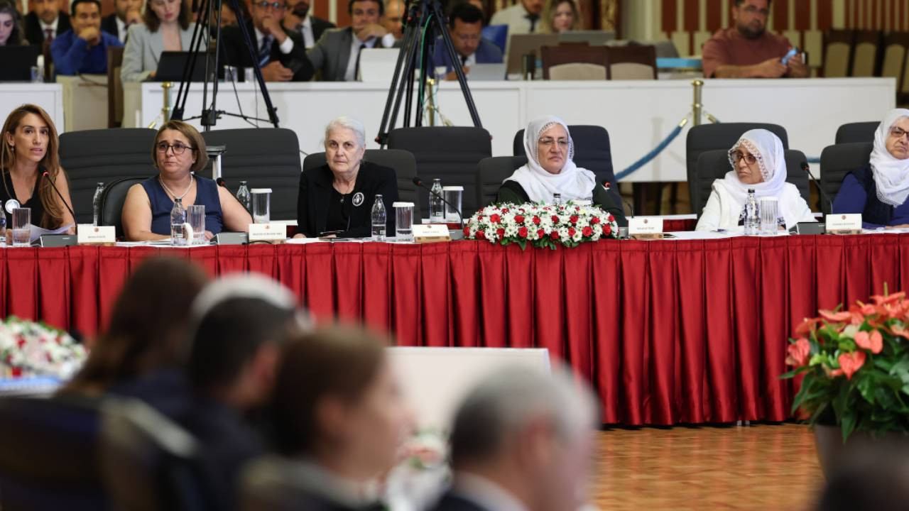 Komisyon 5'inci kez toplandı: Cumartesi Anneleri ve Barış Anneleri konuştu