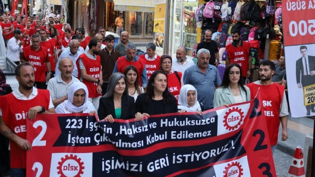 Kayyım yönetiminin işten çıkardığı işçiler yürüyüş gerçekleştirdi