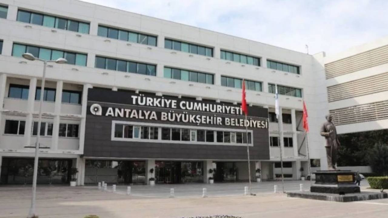 Antalya Büyükşehir Belediyesi'ne bir operasyon daha: Kanal V'ye kayyım atandı