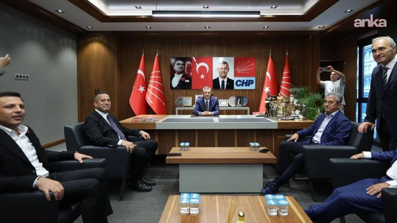 Özgür Özel, İstanbul İl binasında: DEM Parti ziyareti öncesi abluka kaldırıldı